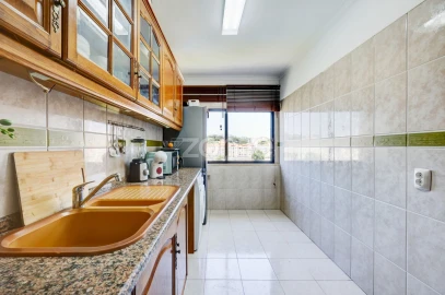 Apartamento T2 para Venda em Cacém e São Marcos