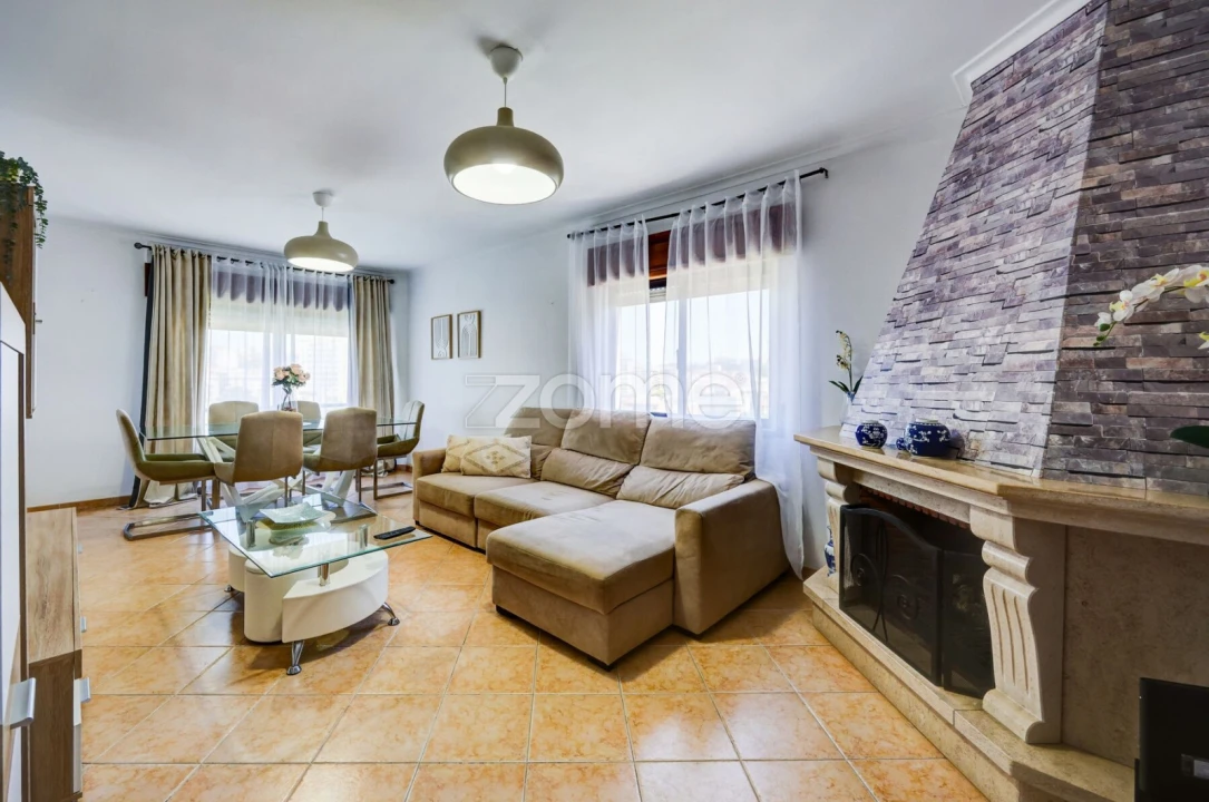 Apartamento T2 para Venda em Cacém e São Marcos Foto 3