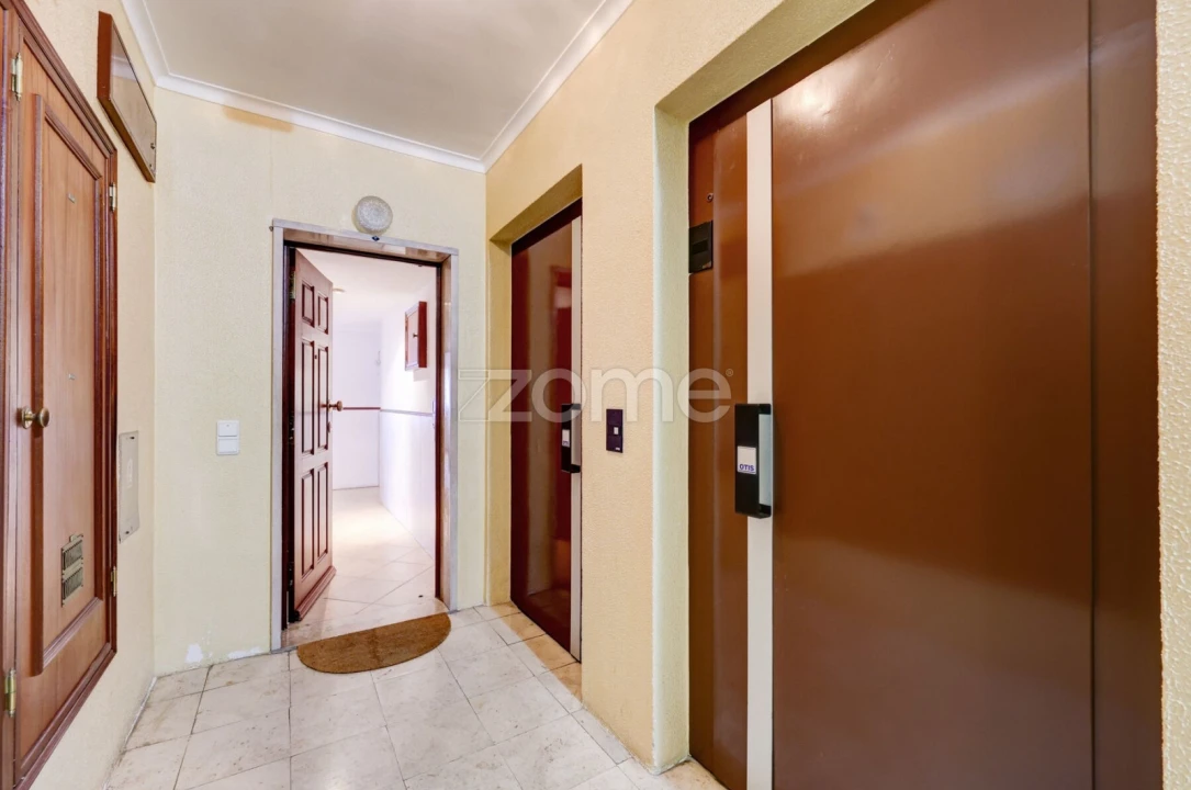 Apartamento T2 para Venda em Cacém e São Marcos Foto 31