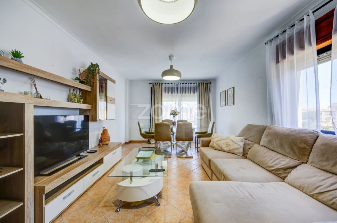 Apartamento T2 para Venda em Cacém e São Marcos Foto 1
