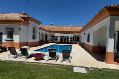 Moradia T6 para Venda em Moita