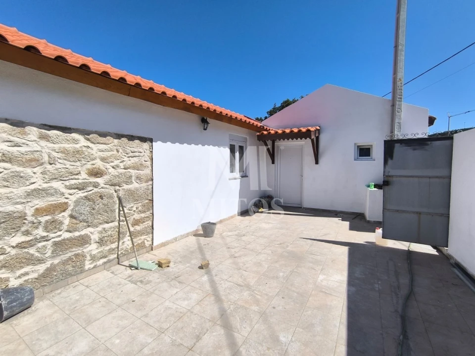 Moradia T2 para Venda em Vila de Punhe Foto 2