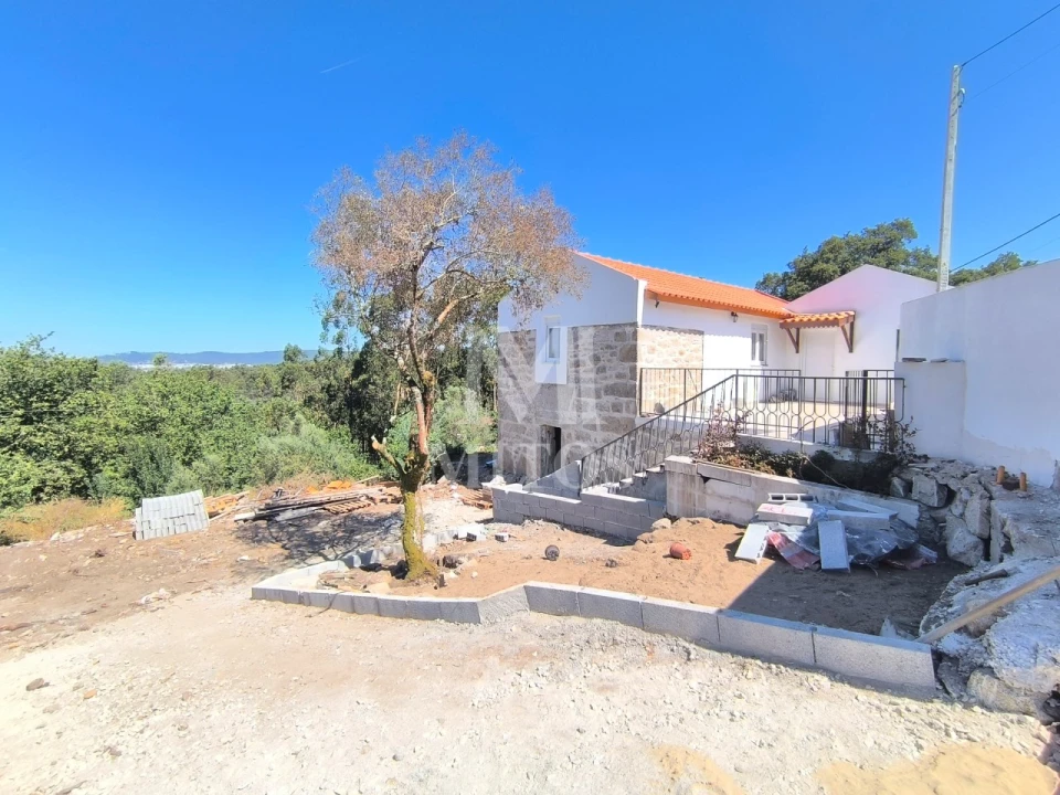 Moradia T2 para Venda em Vila de Punhe Foto 1