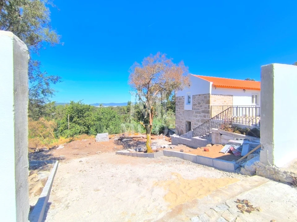 Moradia T2 para Venda em Vila de Punhe Foto 11