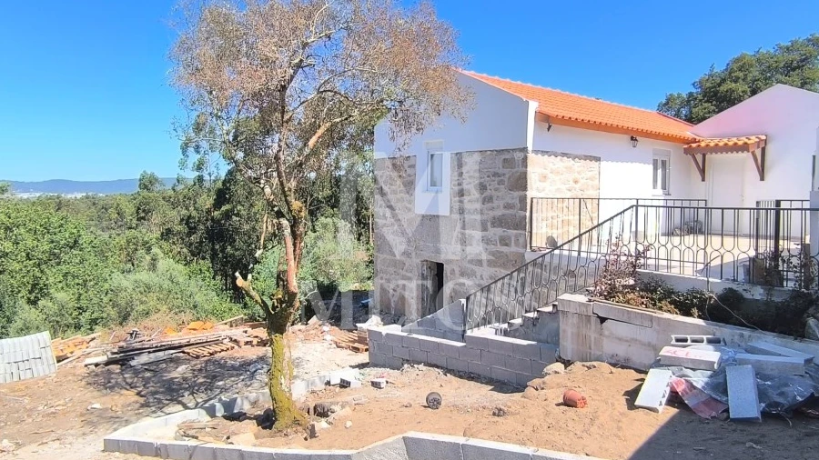 Moradia T2 para Venda em Vila de Punhe