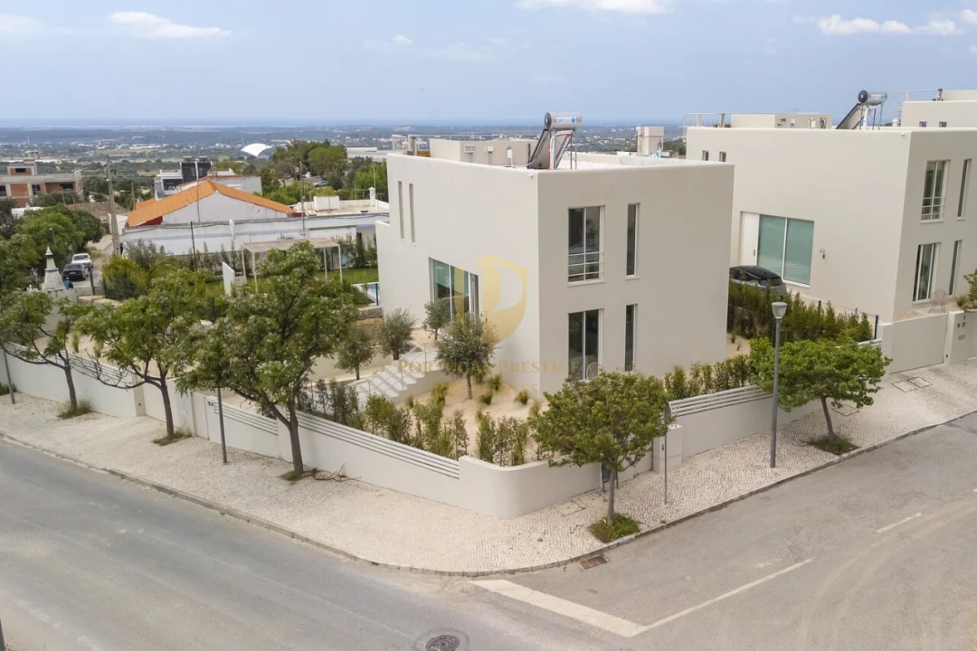 Moradia T3 para Venda em Santa Barbara de Nexe Foto 59
