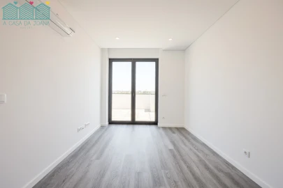 Apartamento T1 para Arrendamento em Glória e Vera Cruz