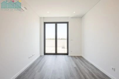 Apartamento T1 para Arrendamento em Glória e Vera Cruz