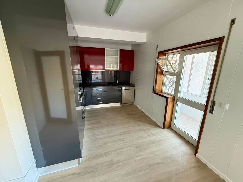 Apartamento T2 para Venda em Rio Tinto Foto 2