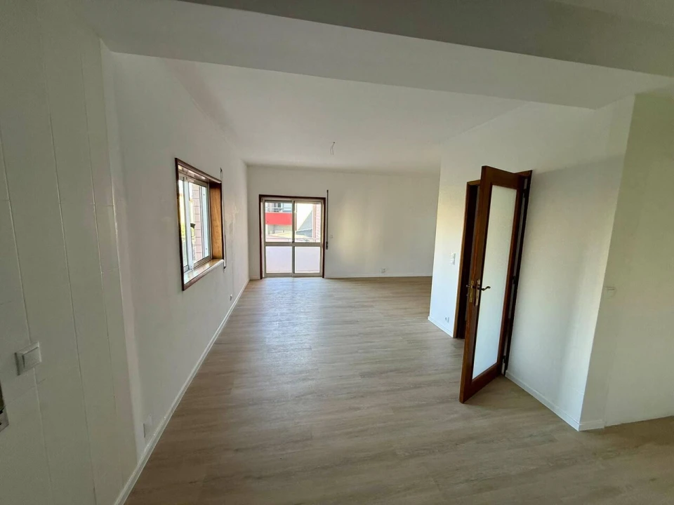 Apartamento T2 para Venda em Rio Tinto Foto 3