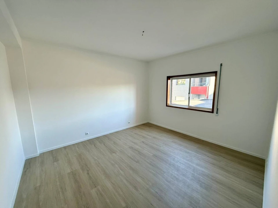 Apartamento T2 para Venda em Rio Tinto Foto 16