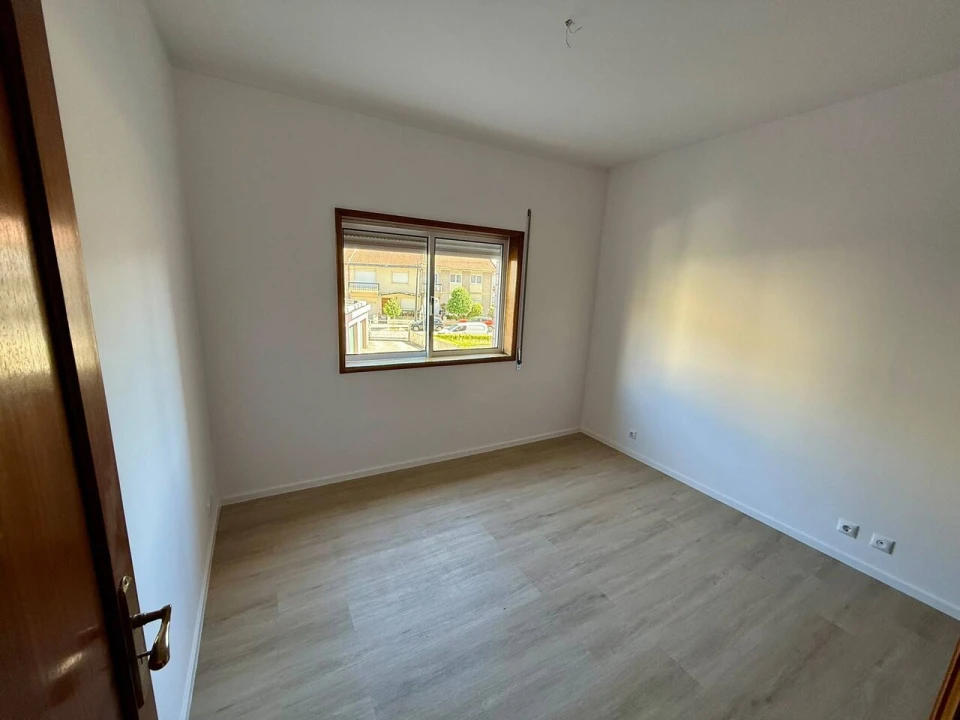 Apartamento T2 para Venda em Rio Tinto Foto 18