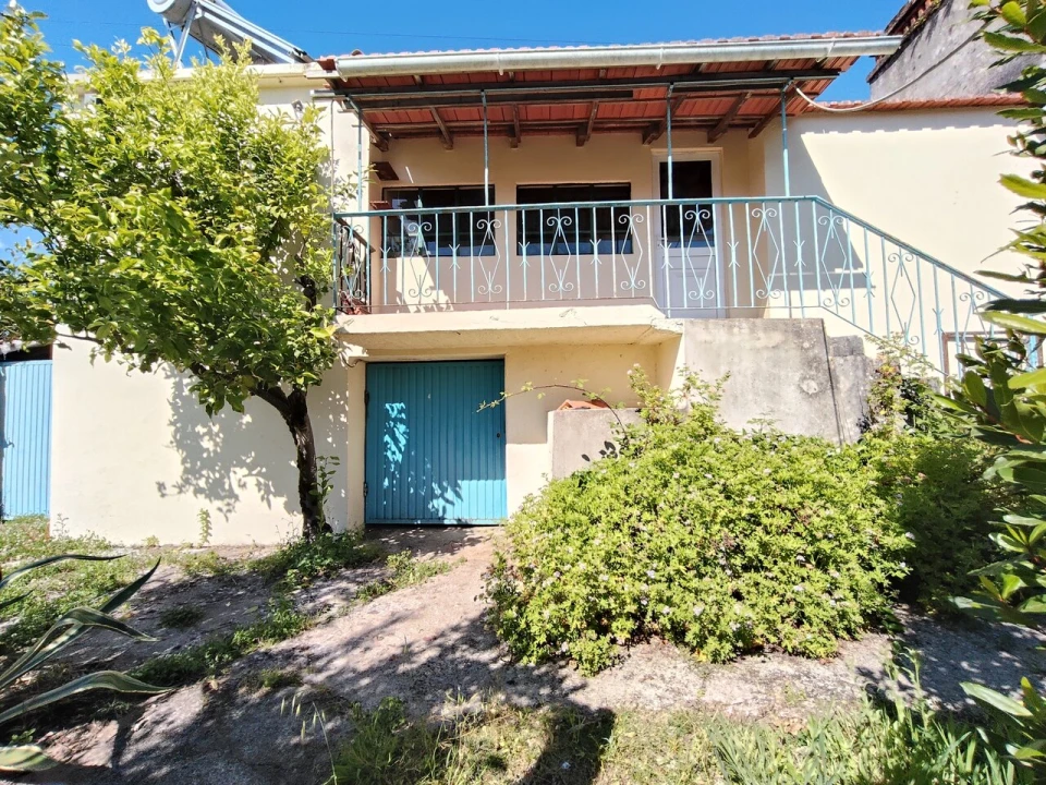 Moradia T2 para Venda em Maçãs de D. Maria Foto 1