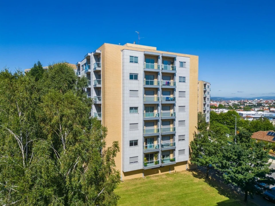 Apartamento T3 para Venda em Nogueira, Fraião e Lamaçães Foto 1