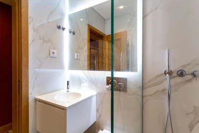Apartamento T2 para Venda em Oeiras e São Julião da Barra, Paço de Arcos e Caxias