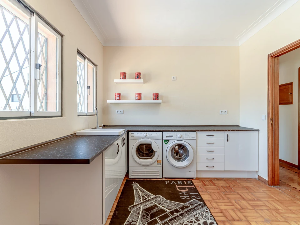 Moradia T8 para Venda em Carcavelos e Parede Foto 30