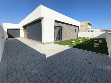 Moradia T3 para Venda em Azeitão (São Lourenço e São Simão)