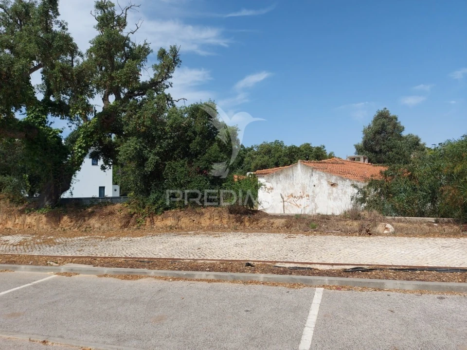 Moradia T3 para Venda em Albufeira e Olhos de Água Foto 1