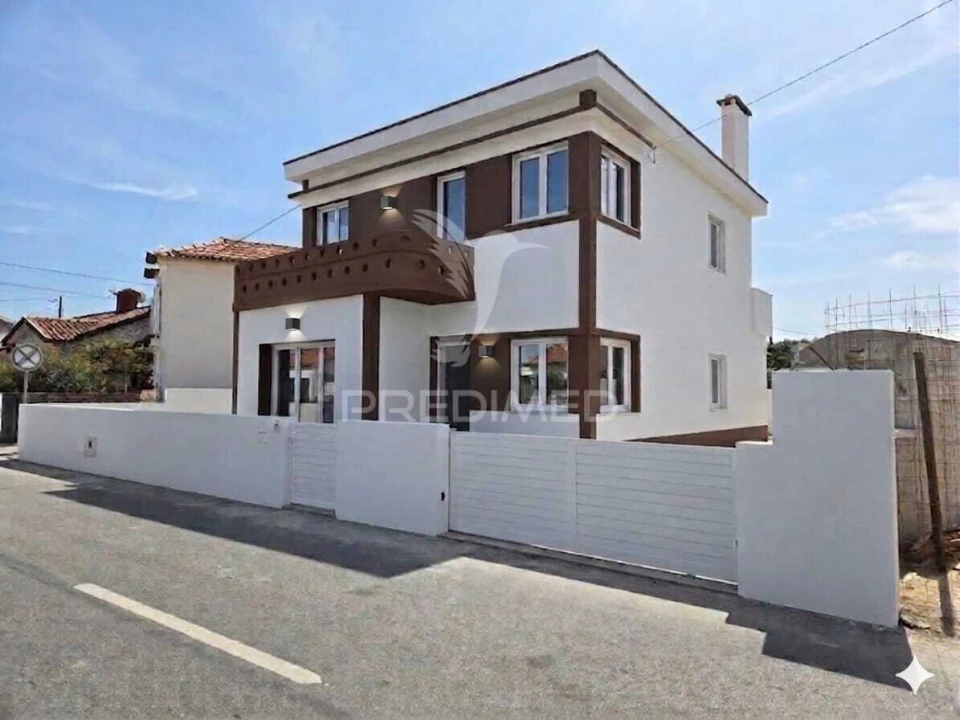 Moradia T4 para Venda em Gafanha da Nazaré Foto 1