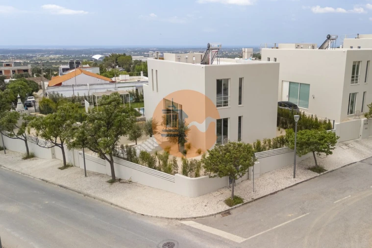 Moradia T3 para Venda em Santa Barbara de Nexe Foto 59