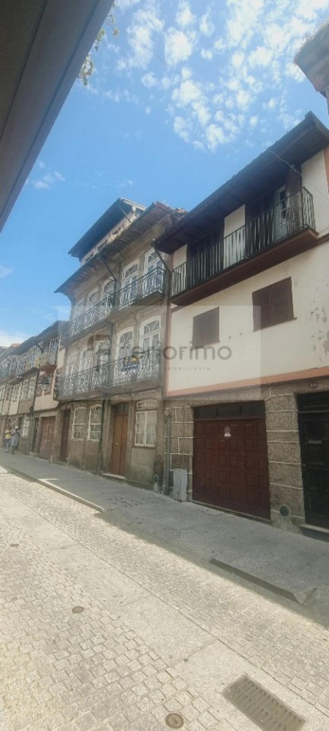 Prédio para Venda em Oliveira, São Paio e São Sebastião Foto 9