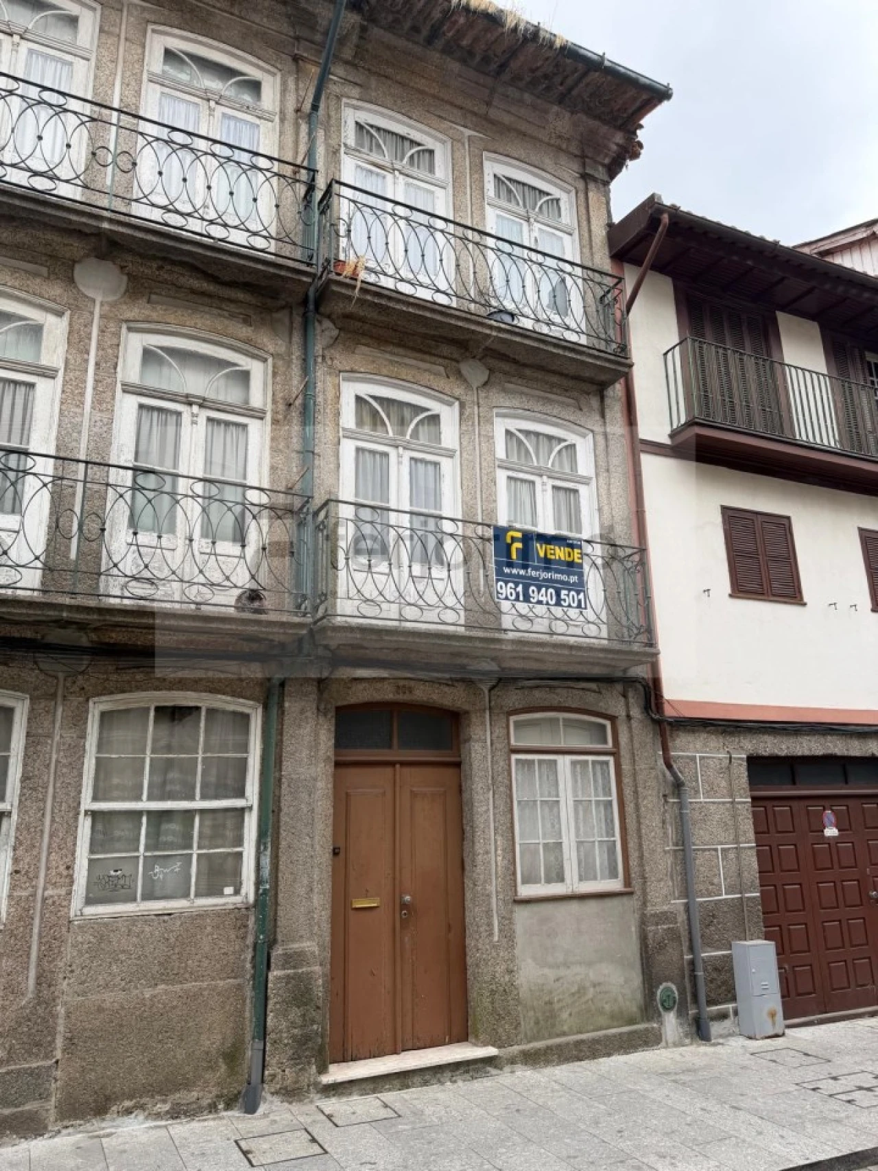 Prédio para Venda em Oliveira, São Paio e São Sebastião Foto 2