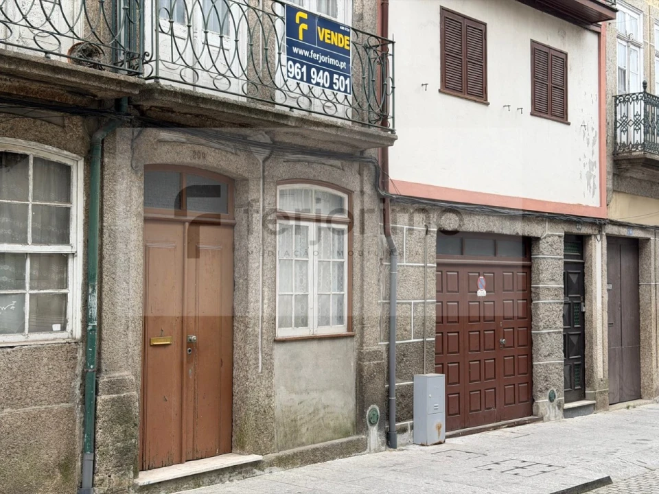 Prédio para Venda em Oliveira, São Paio e São Sebastião Foto 10