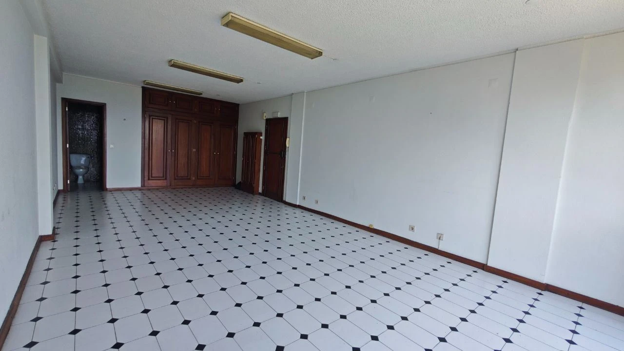 Escritório para Arrendamento em Bonfim Foto 2