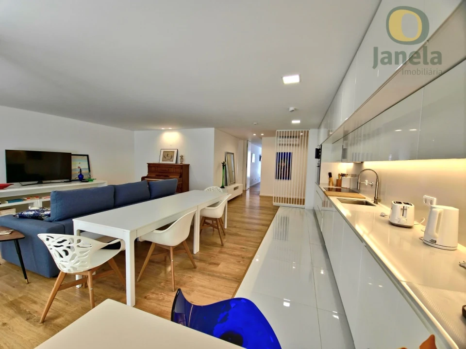Apartamento T4 para Venda em Olhão Foto 5