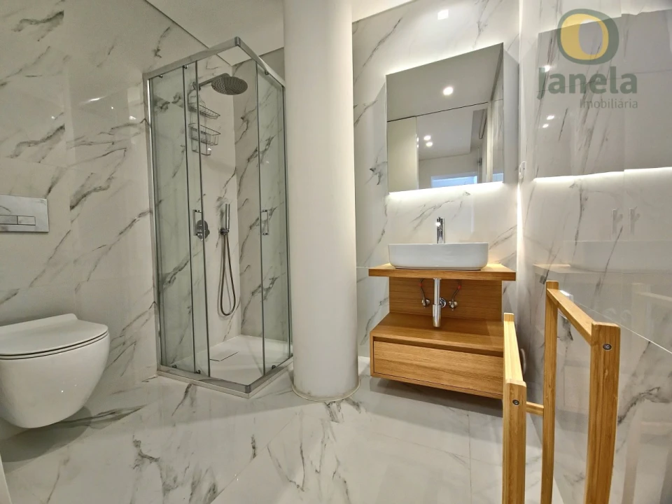 Apartamento T4 para Venda em Olhão Foto 16