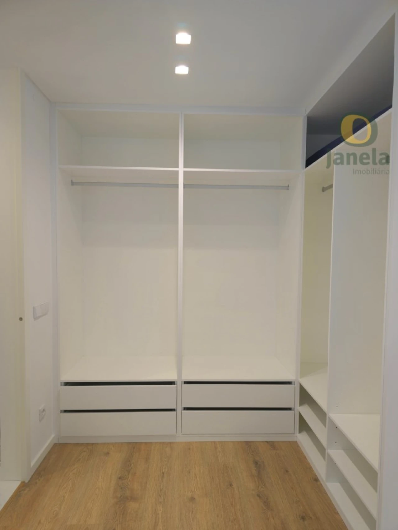 Apartamento T4 para Venda em Olhão Foto 30