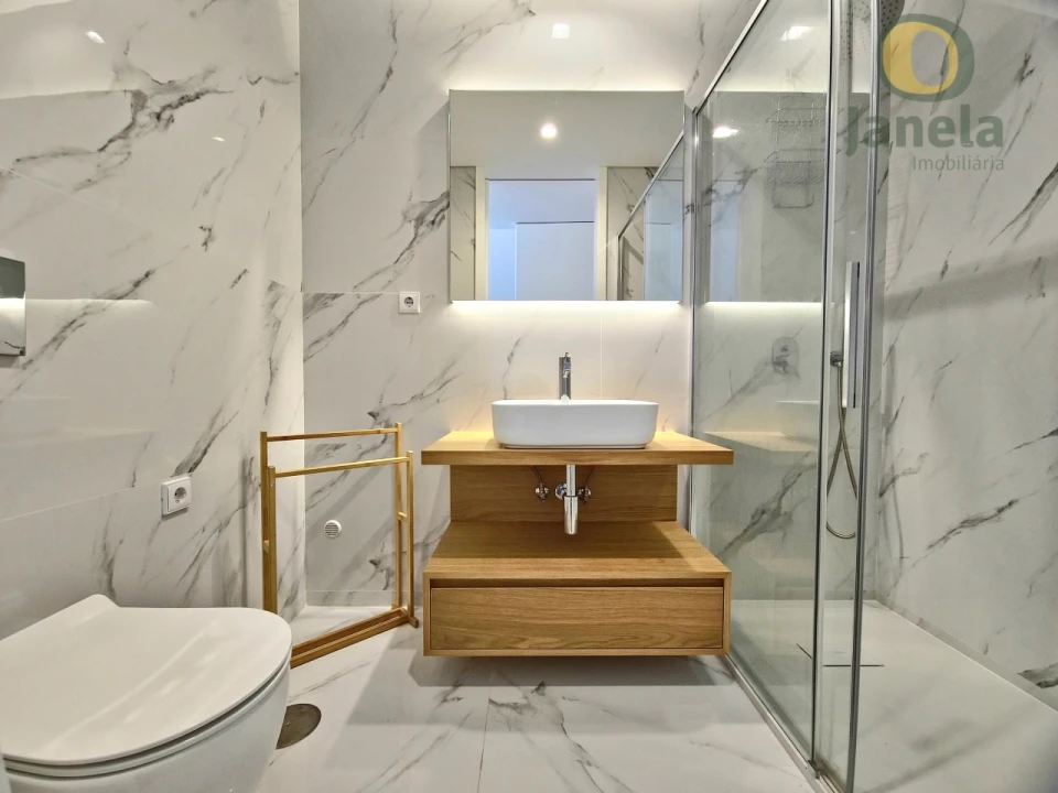 Apartamento T4 para Venda em Olhão Foto 35