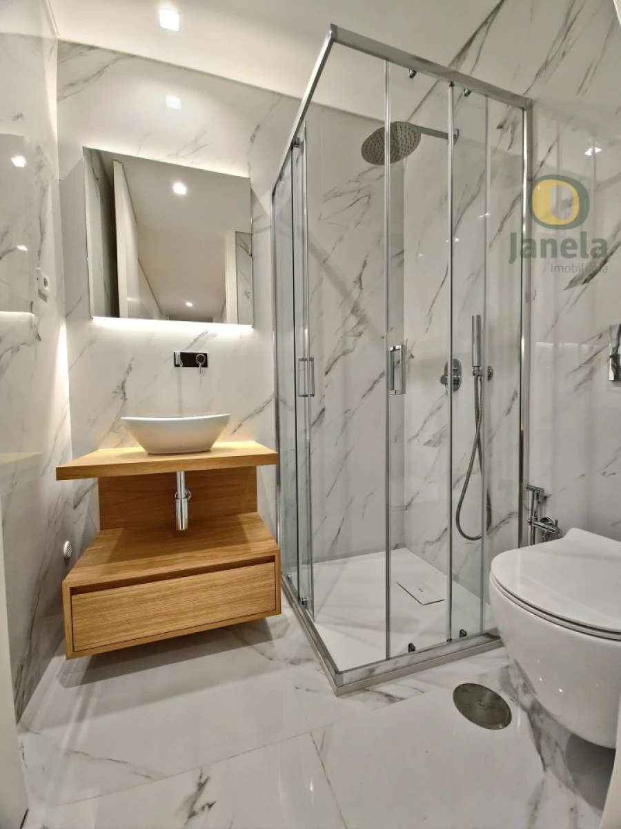 Apartamento T4 para Venda em Olhão Foto 10