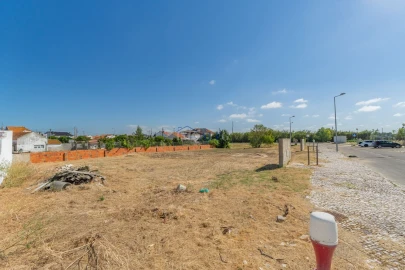 Terreno para Venda em Sarilhos Grandes