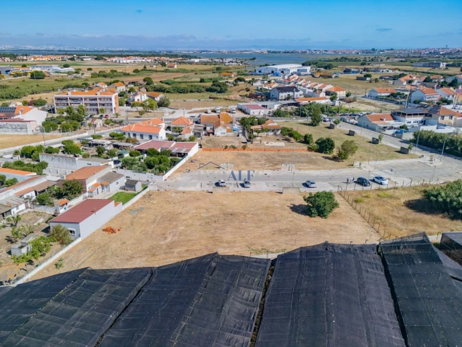Terreno para Venda em Sarilhos Grandes Foto 8