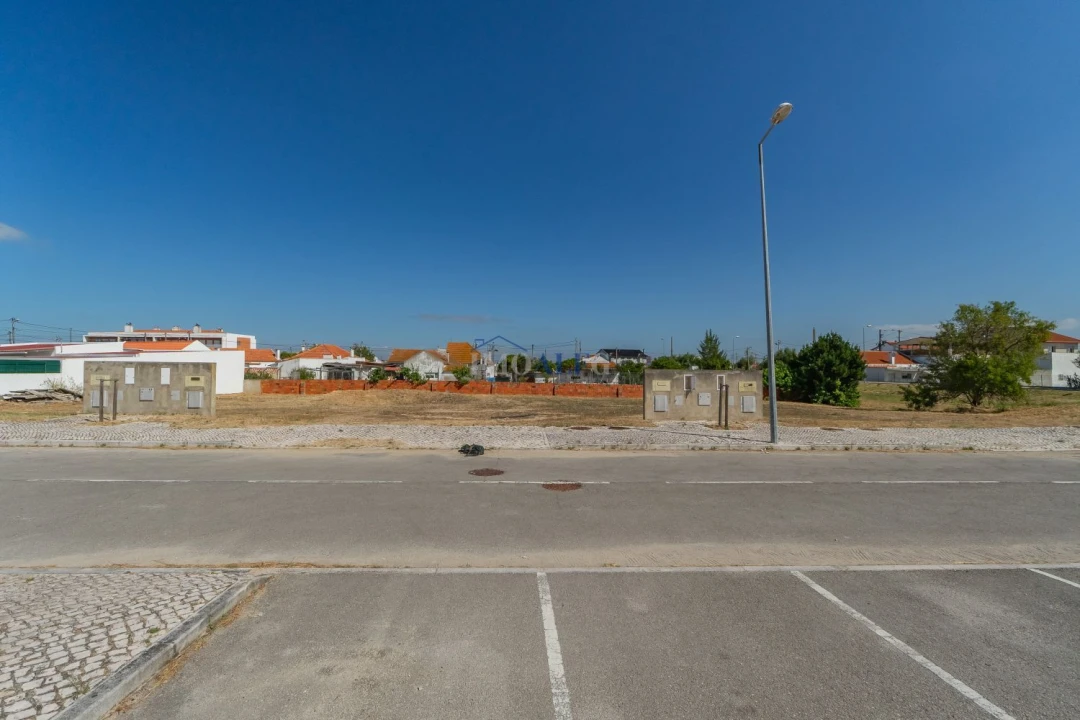 Terreno para Venda em Sarilhos Grandes Foto 21