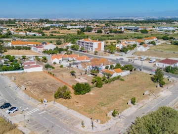Terreno para Venda em Sarilhos Grandes
