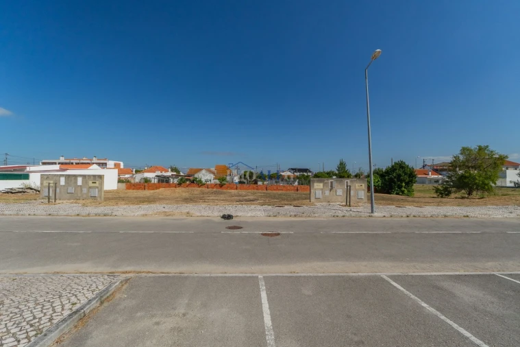 Terreno para Venda em Sarilhos Grandes Foto 21