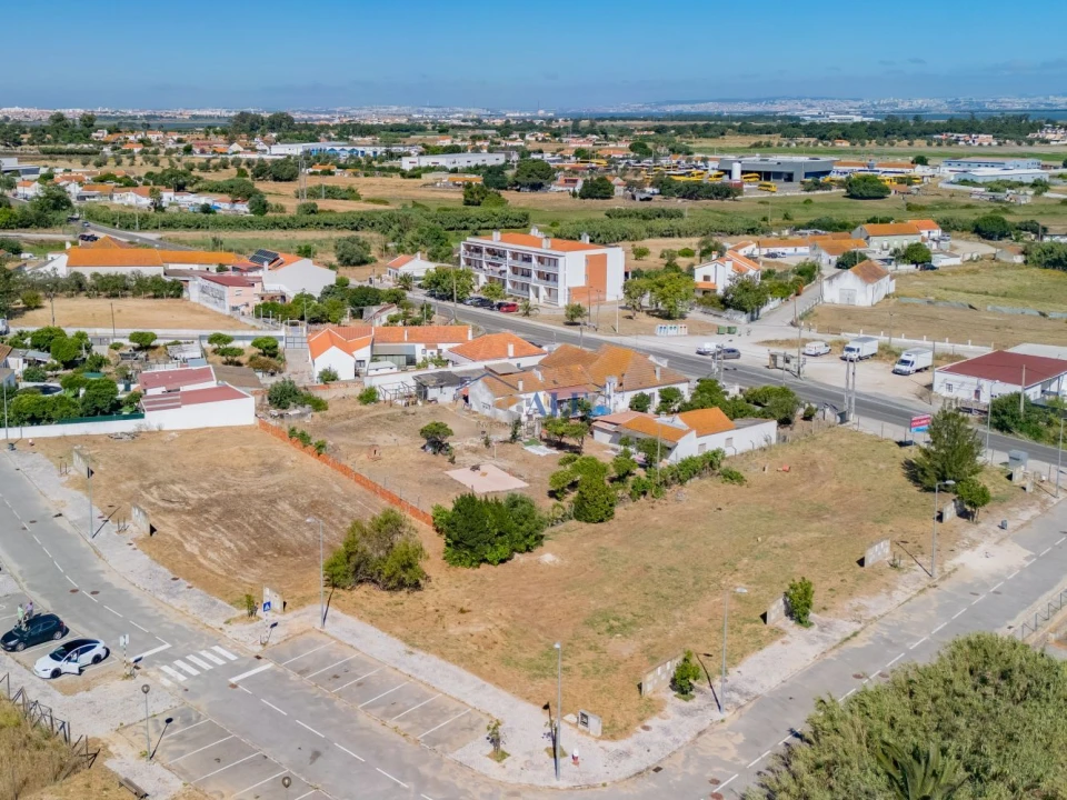 Terreno para Venda em Sarilhos Grandes Foto 10