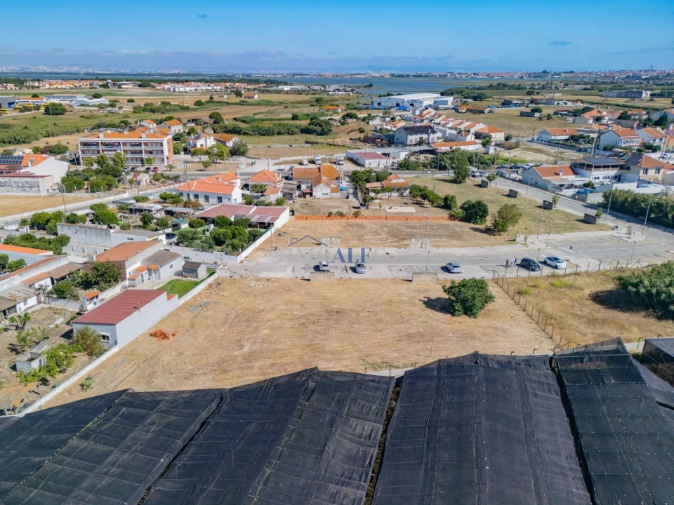 Terreno para Venda em Sarilhos Grandes Foto 5