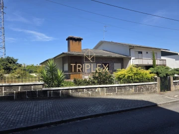 Moradia T5 para Venda em Bougado (São Martinho e Santiago)