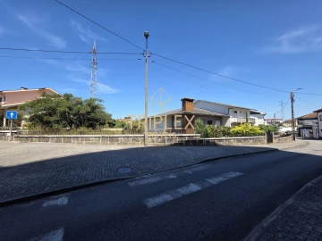 Moradia T5 para Venda em Bougado (São Martinho e Santiago)
