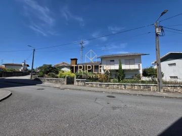 Moradia T5 para Venda em Bougado (São Martinho e Santiago)