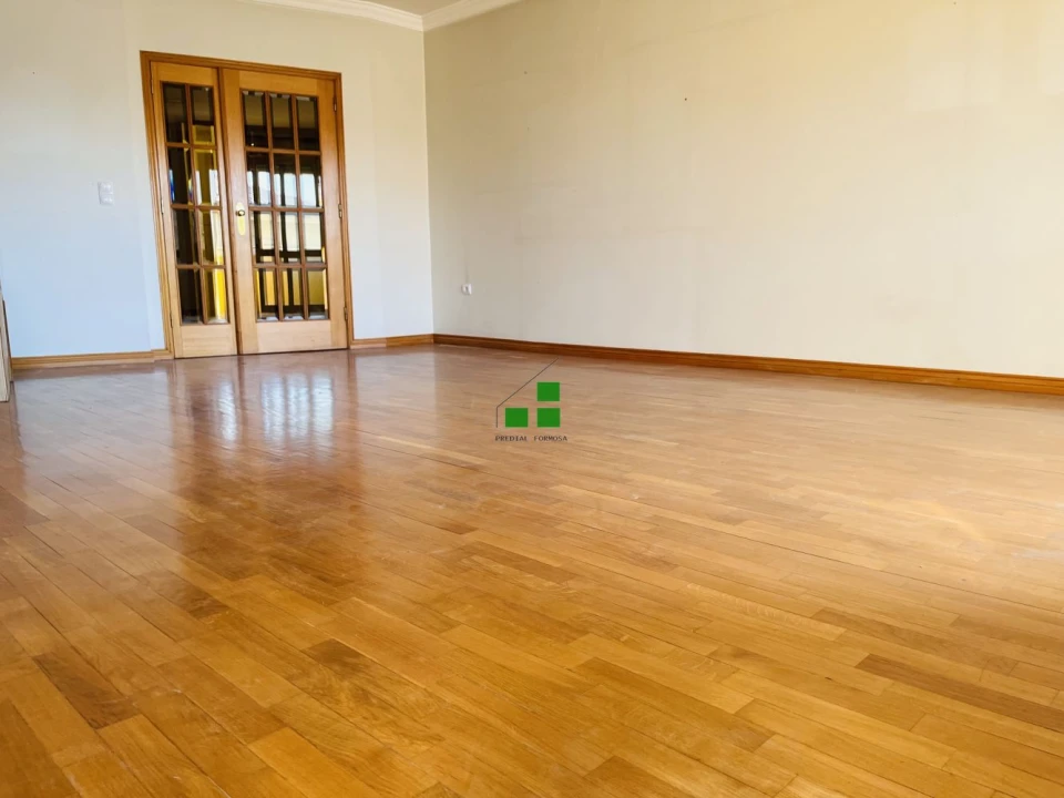 Apartamento T3 para Venda em Cedofeita, Santo Ildefonso, Sé, Miragaia, São Nicolau e Vitória Foto 1