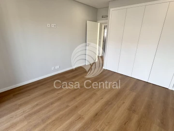 Moradia T3 para Venda em São Domingos de Rana