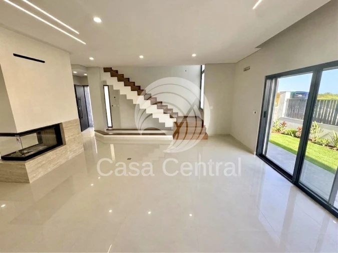 Moradia T3 para Venda em São Domingos de Rana Foto 4