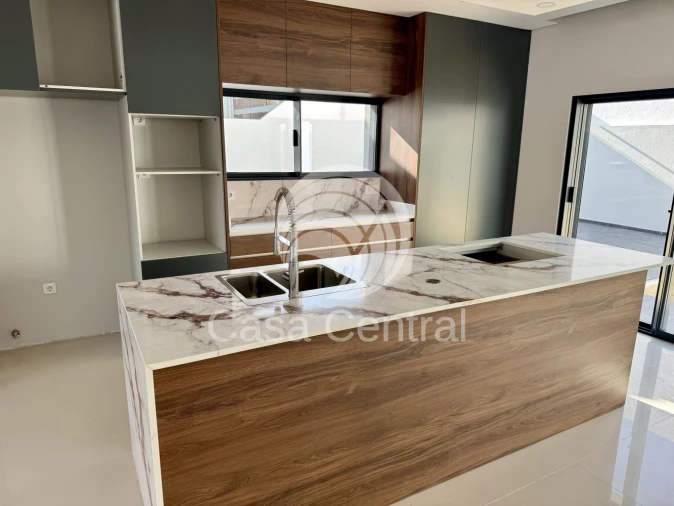 Moradia T3 para Venda em São Domingos de Rana Foto 9