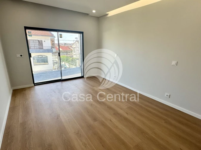 Moradia T3 para Venda em São Domingos de Rana Foto 25