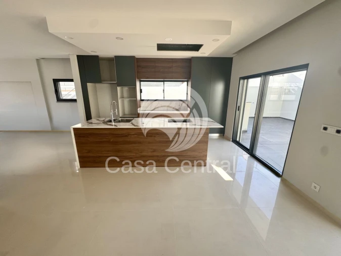 Moradia T3 para Venda em São Domingos de Rana Foto 7