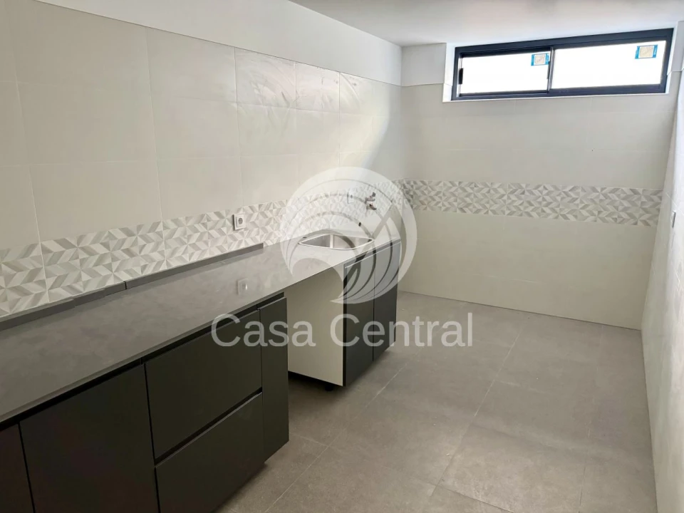 Moradia T3 para Venda em São Domingos de Rana Foto 34